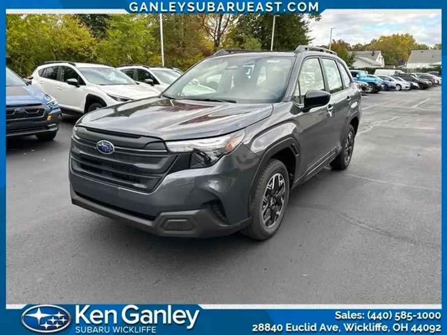 2025 Subaru Forester Base photo 1