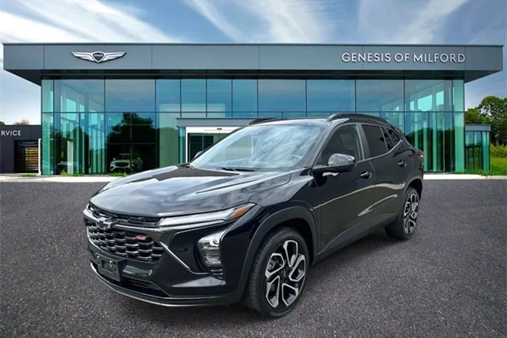 2024 Chevrolet Trax photo 1