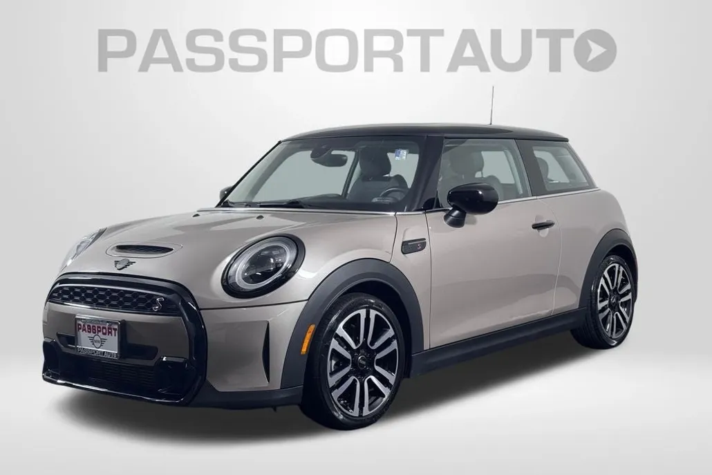 2023 Mini Cooper 2 Door Hardtop Signature photo 1