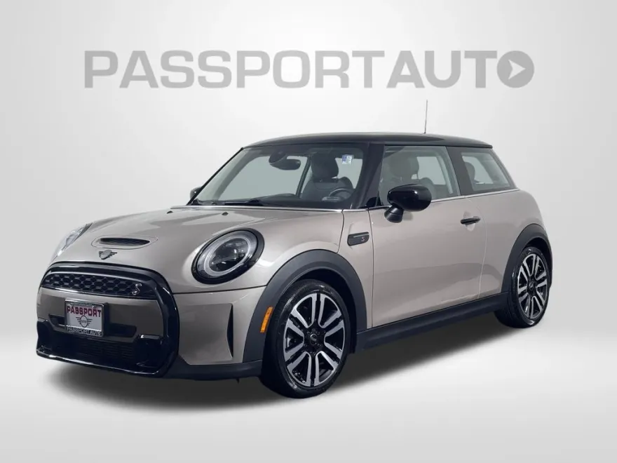 2023 Mini Cooper 2 Door Hardtop Signature photo 1