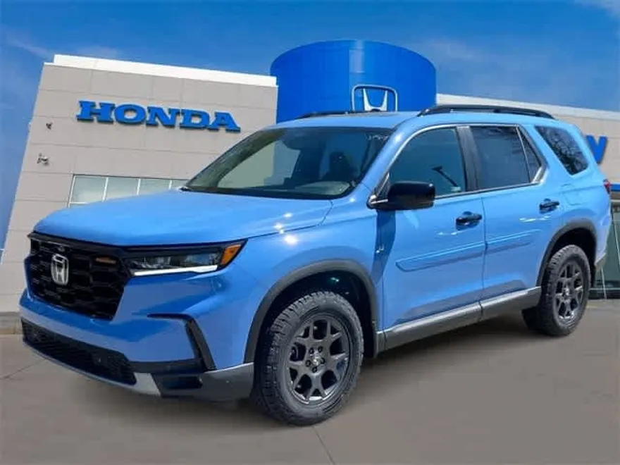 2025 Honda Pilot TrailSport photo 1