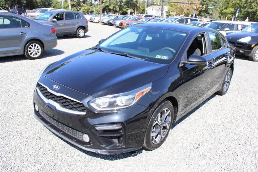 2020 Kia Forte LXS photo 1