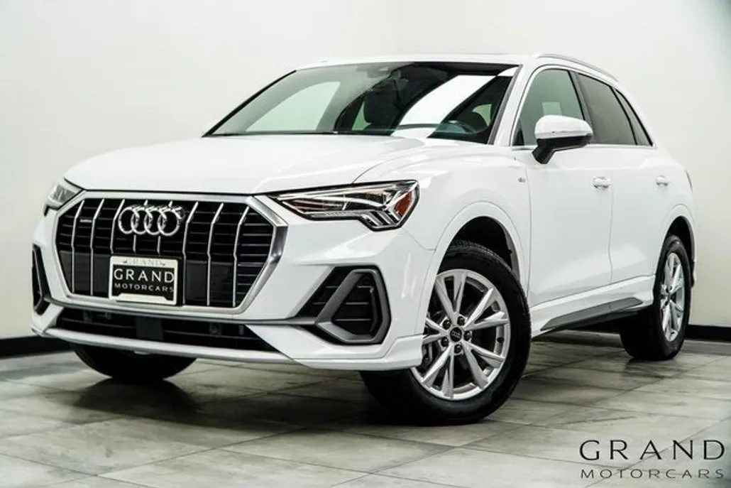 2024 Audi Q3 S line Premium 45 TFSI photo 1
