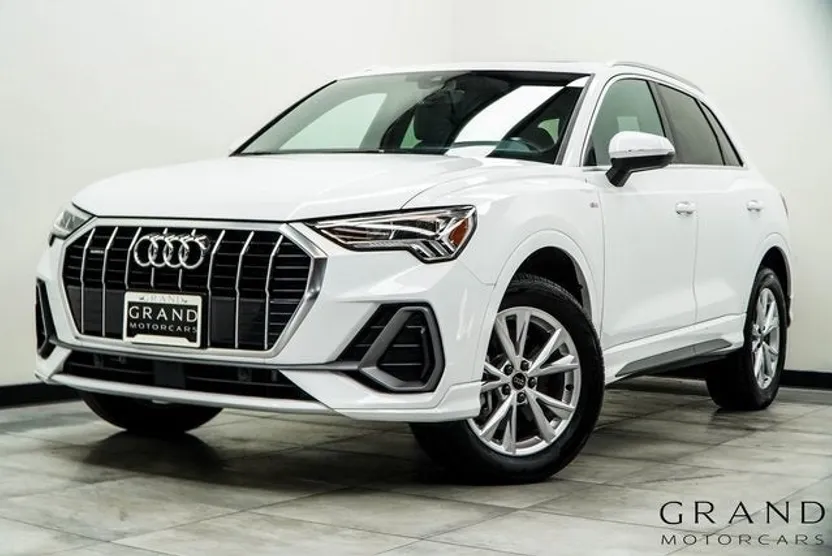2024 Audi Q3 S line Premium 45 TFSI photo 1