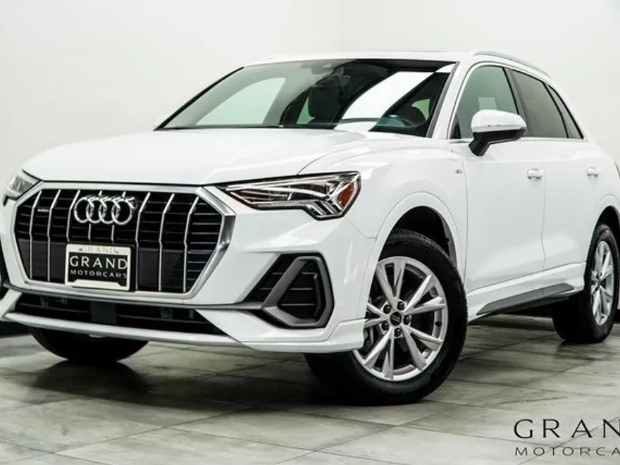 2024 Audi Q3 S line Premium 45 TFSI photo 1