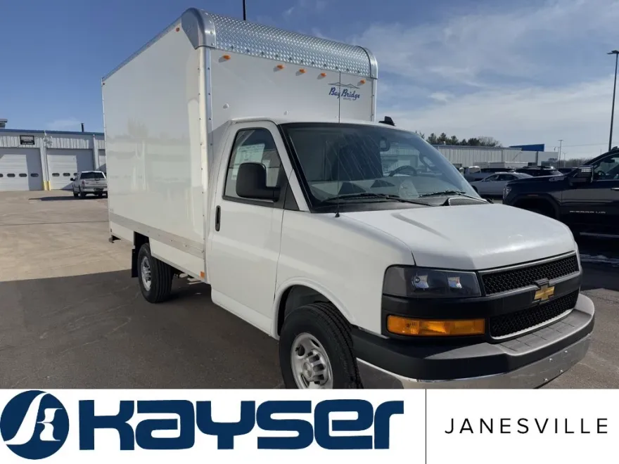 2024 Chevrolet Express Cutaway 3500 photo 1