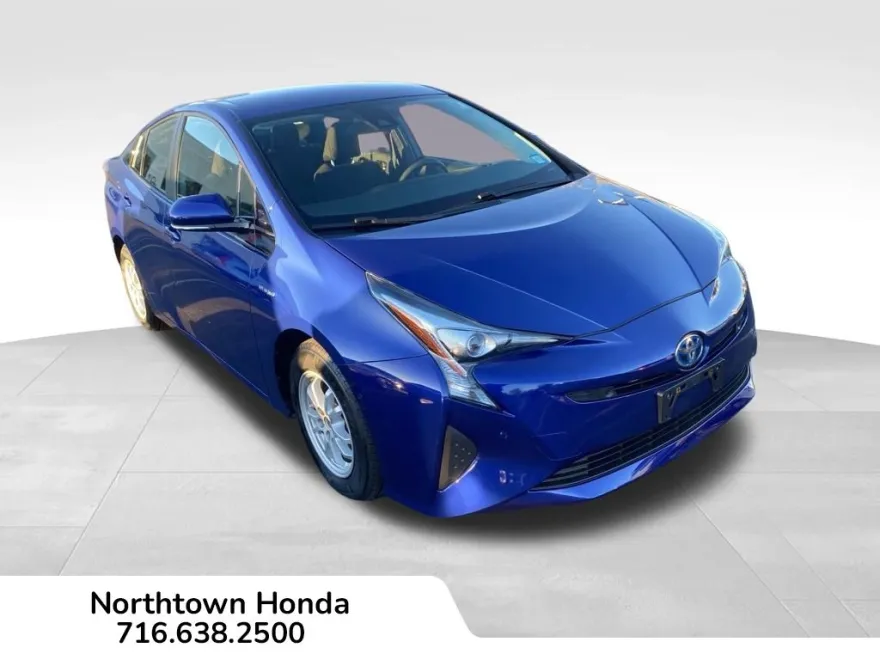 2018 Toyota Prius Two photo 1
