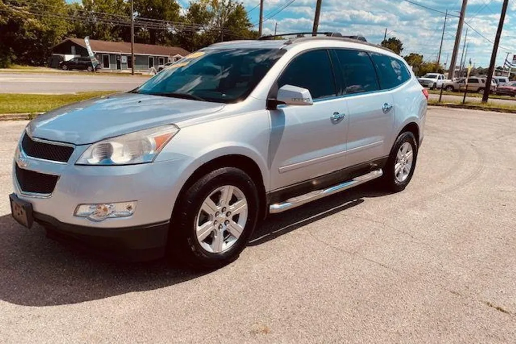 2010 Chevrolet Traverse photo 1
