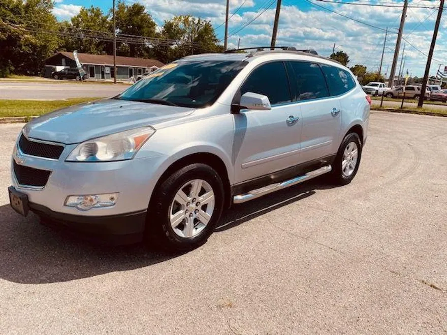 2010 Chevrolet Traverse photo 1