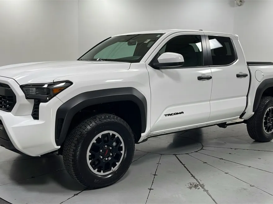 2025 Toyota Tacoma TRD Off-Road photo 1