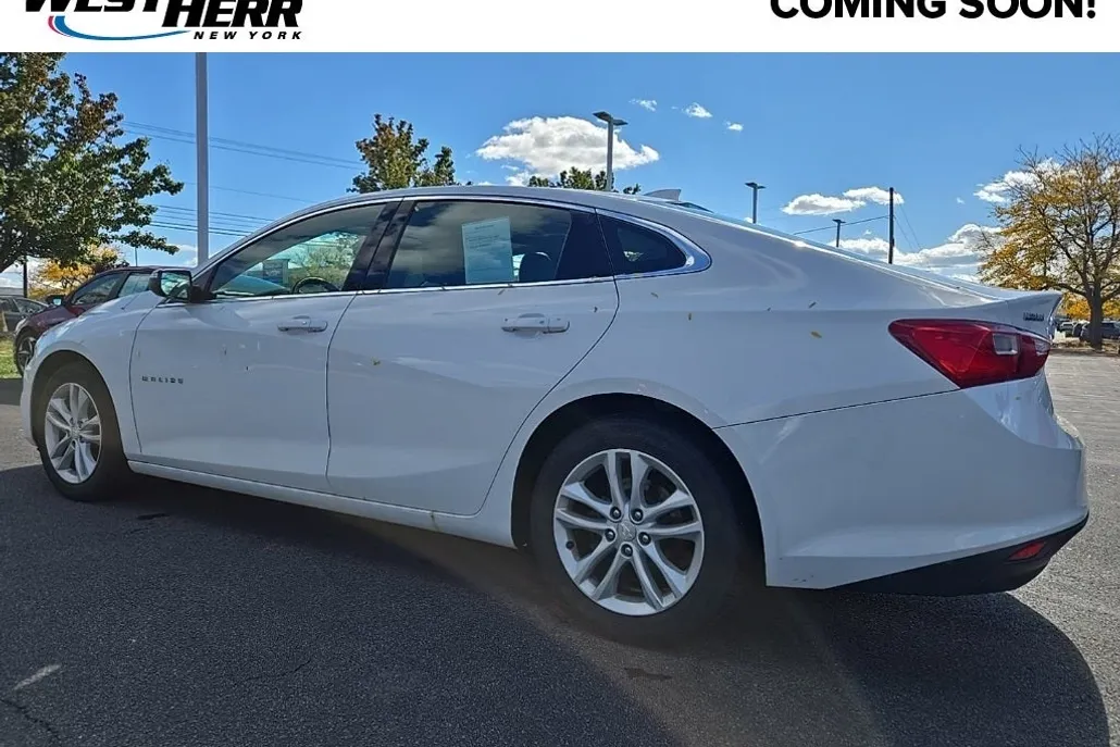 2018 Chevrolet Malibu 1LT photo 1