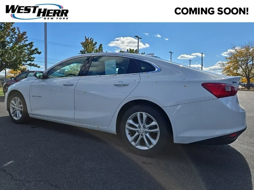 2018 Chevrolet Malibu 1LT photo 1