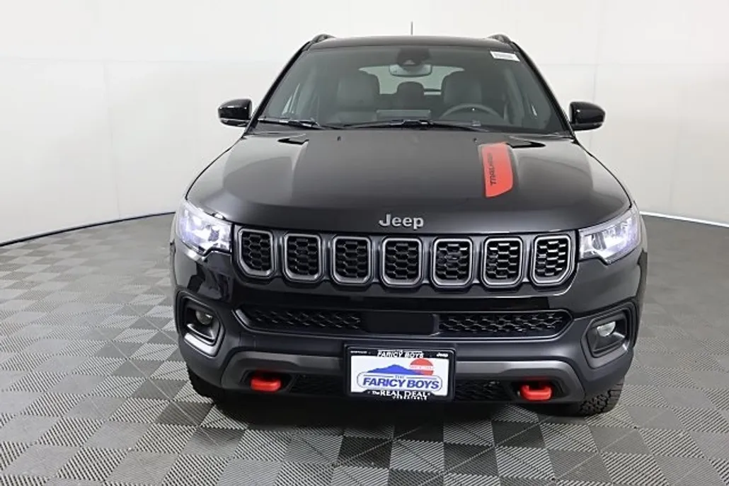 2025 Jeep Compass Trailhawk photo 1