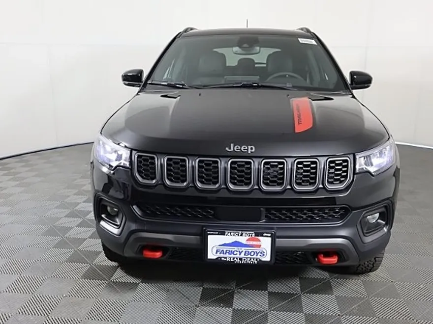 2025 Jeep Compass Trailhawk photo 1
