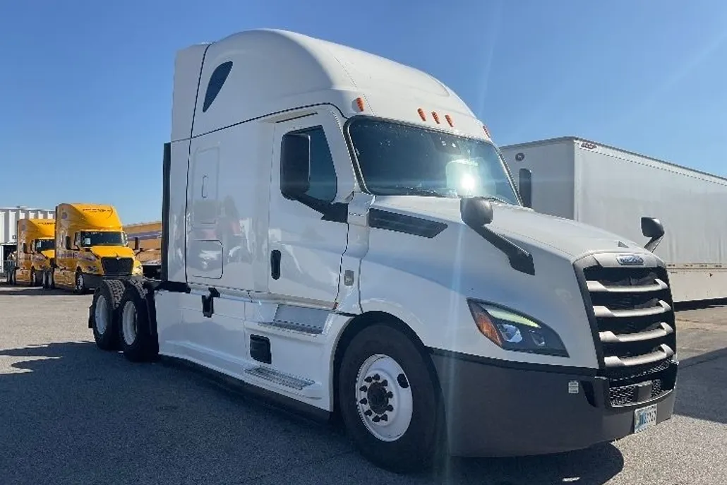 2022 Freightliner Cascadia 126" Sleeper Cab photo 1
