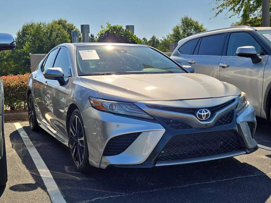 2019 Toyota Camry XSE photo 1