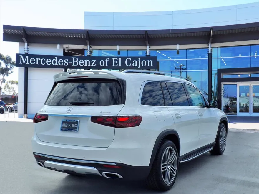 2026 Mercedes Benz GLS 450 4MATIC photo 1
