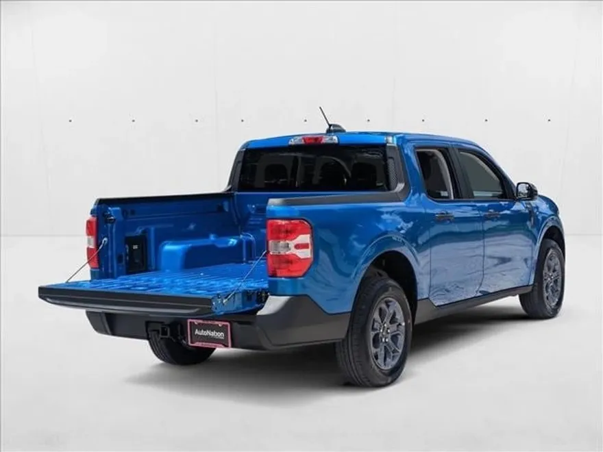 2025 Ford Maverick XLT photo 1