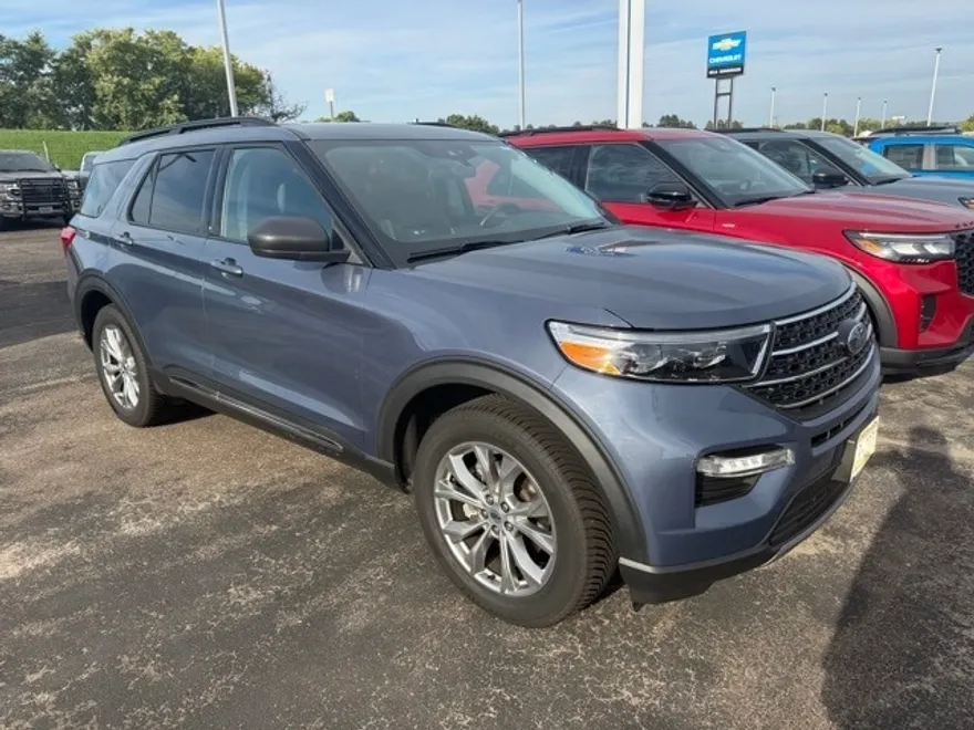 2021 Ford Explorer XLT photo 1