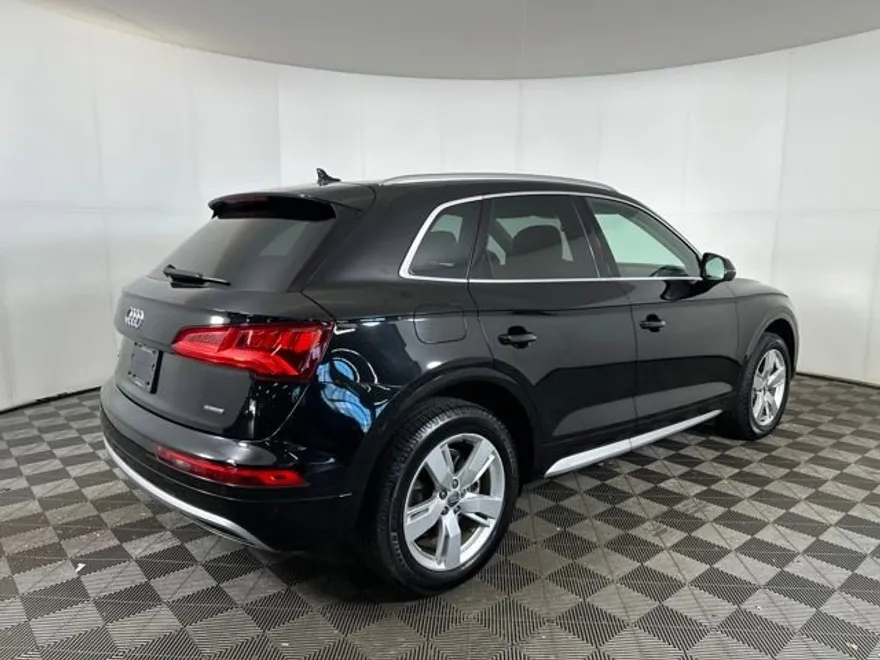 2019 Audi Q5 Premium Plus photo 1