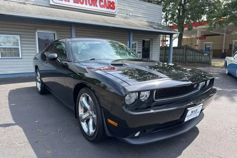 2014 Dodge Challenger R/T photo 1