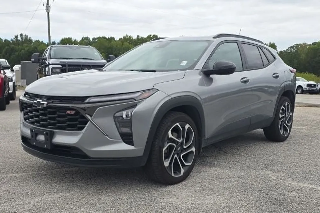 2024 Chevrolet Trax photo 1