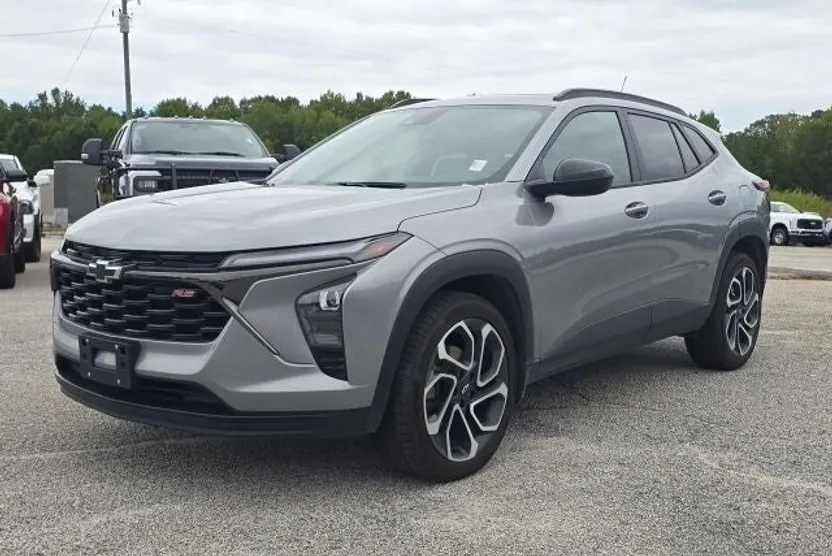 2024 Chevrolet Trax photo 1