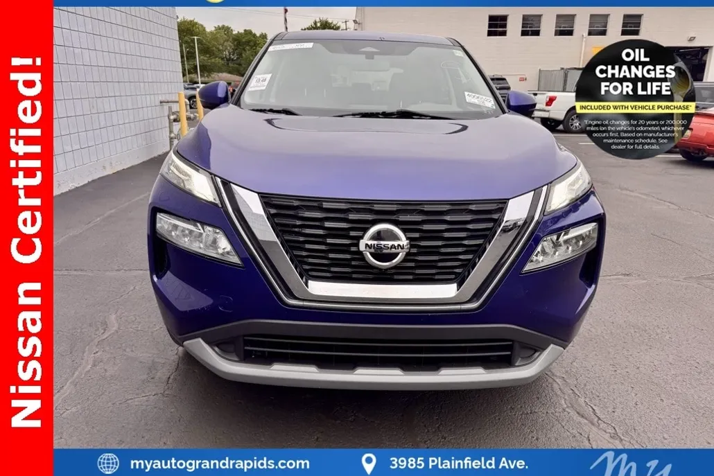 2021 Nissan Rogue SV photo 1