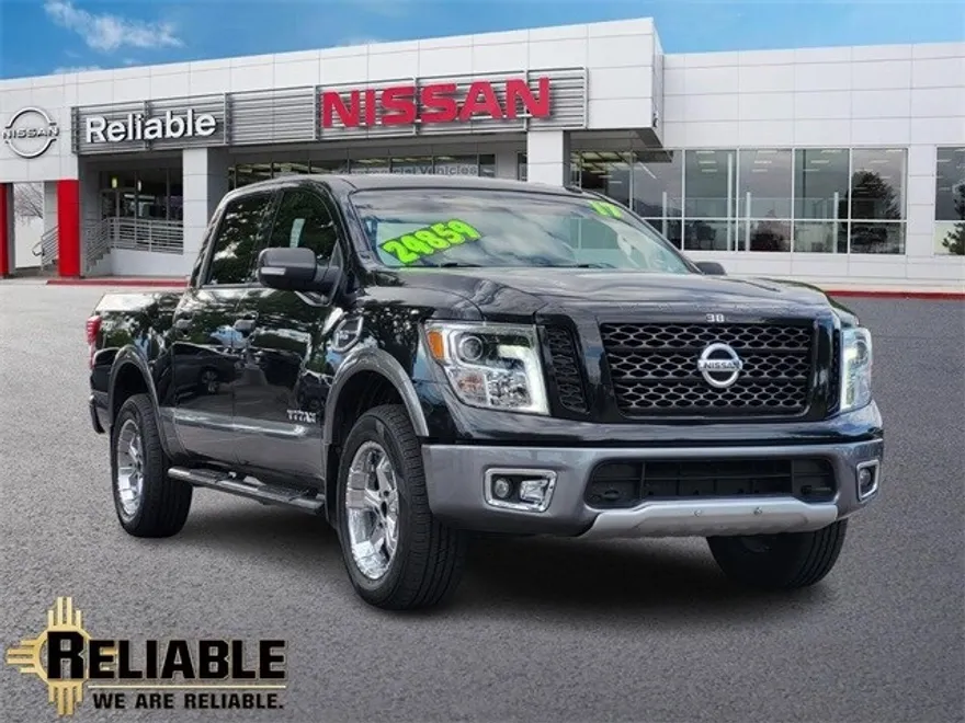 2017 Nissan Titan PRO-4X photo 1