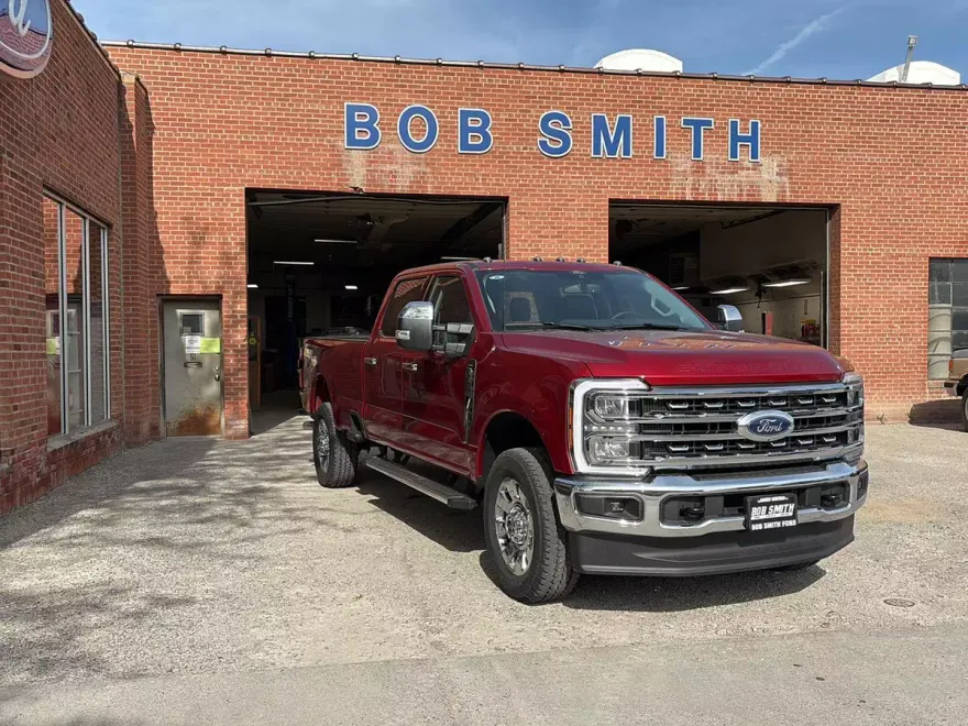 2025 Ford F-350 Lariat photo 1