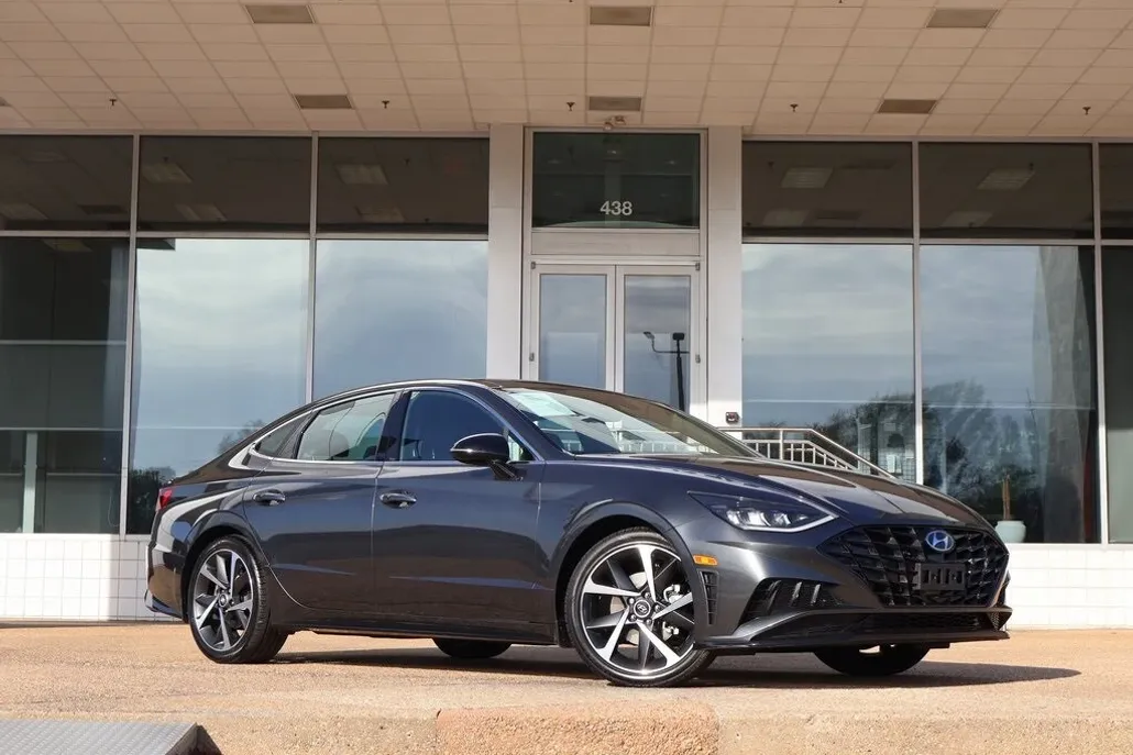 2023 Hyundai Sonata SEL Plus photo 1