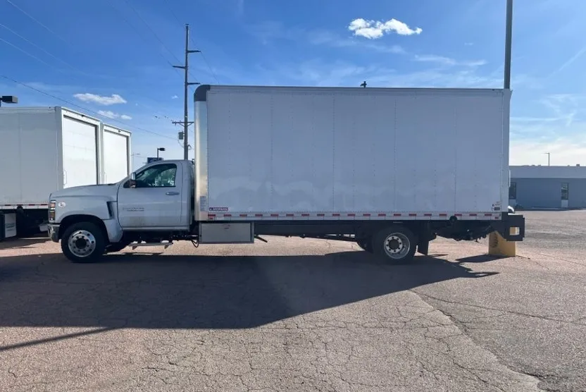 2023 Chevrolet Silverado 6500HD Work Truck photo 1