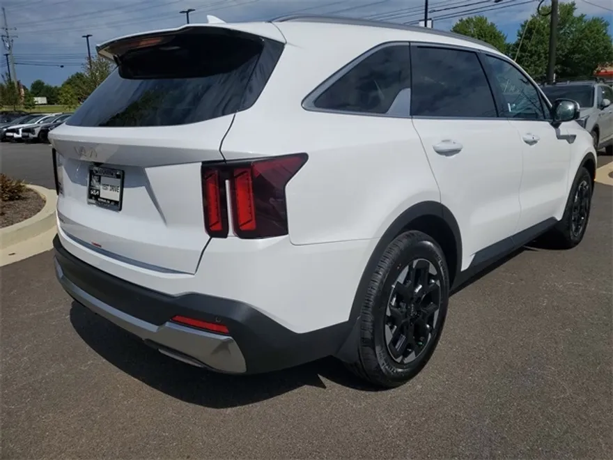 2026 Kia Sorento S photo 1