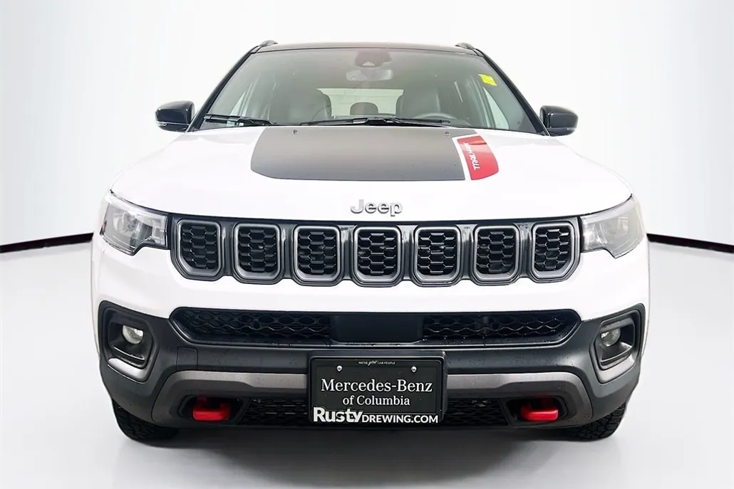 2024 Jeep Compass Trailhawk photo 1
