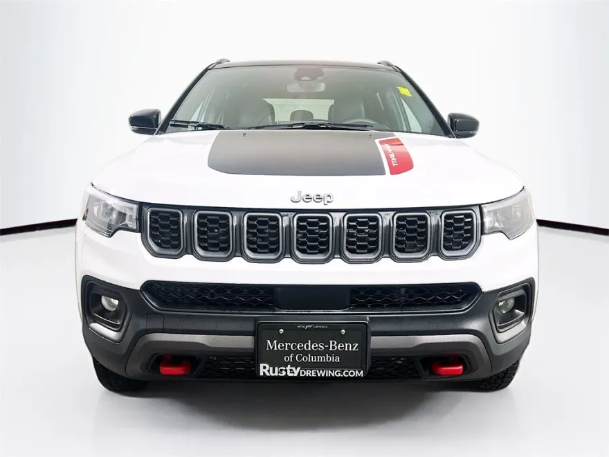 2024 Jeep Compass Trailhawk photo 1