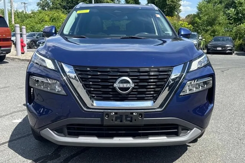 2023 Nissan Rogue SV photo 1