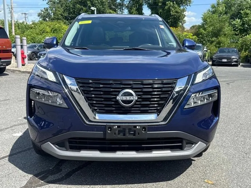 2023 Nissan Rogue SV photo 1