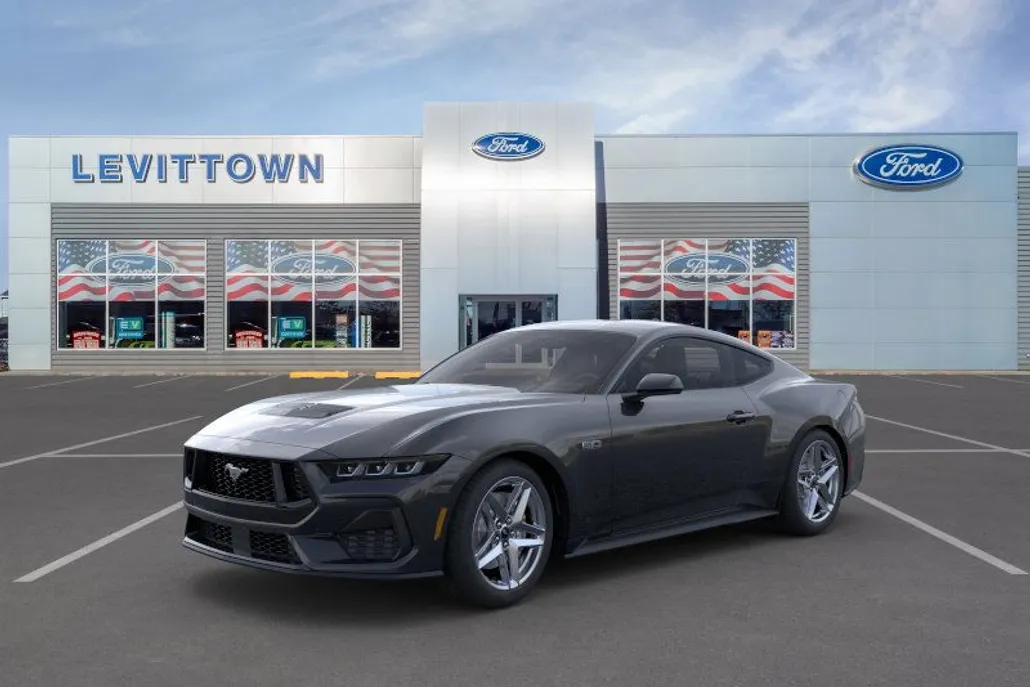 2024 Ford Mustang photo 1
