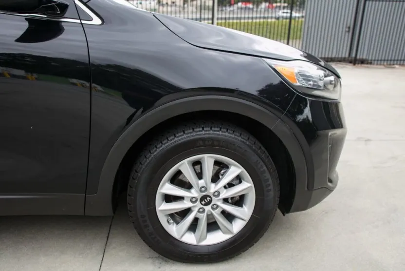 2019 Kia Sorento L photo 1