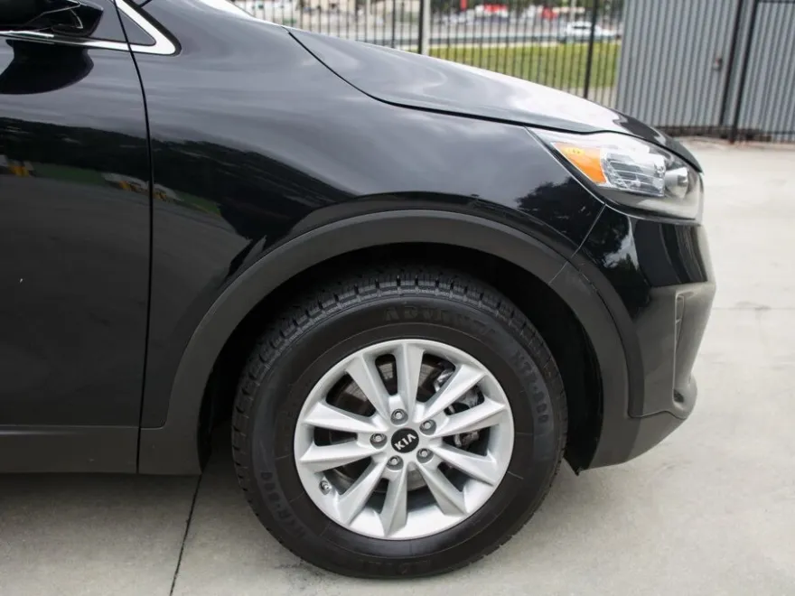 2019 Kia Sorento L photo 1