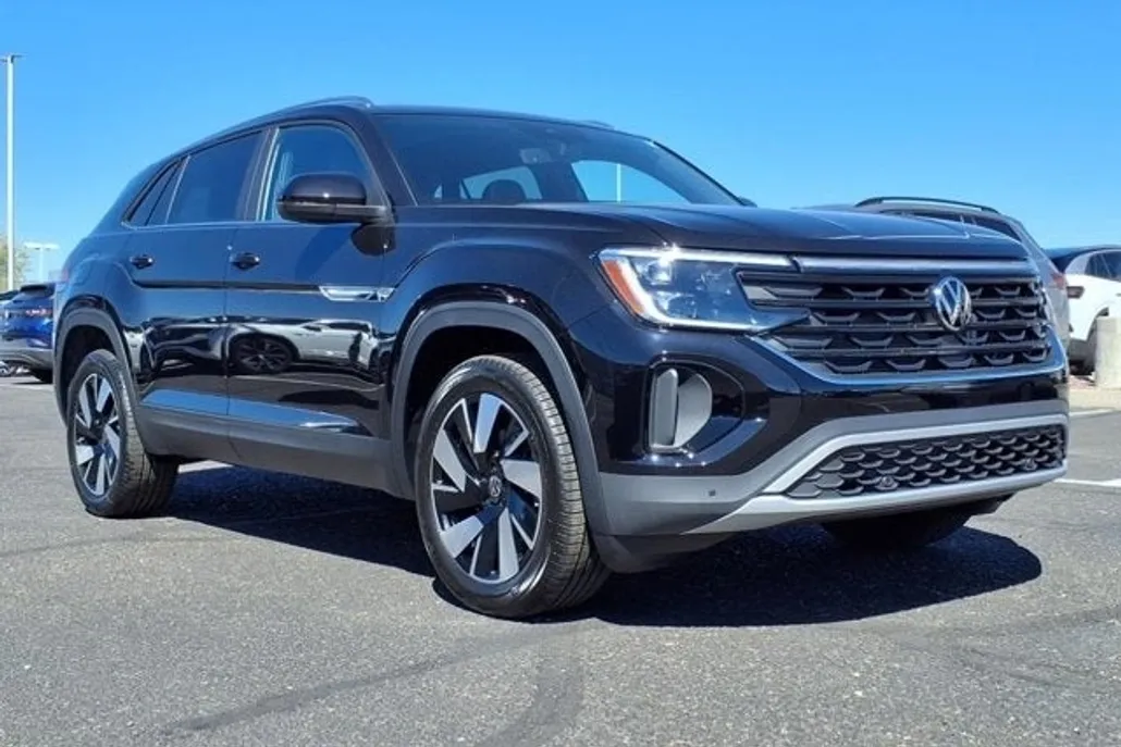 2025 Volkswagen Atlas Cross Sport SE Technology photo 1
