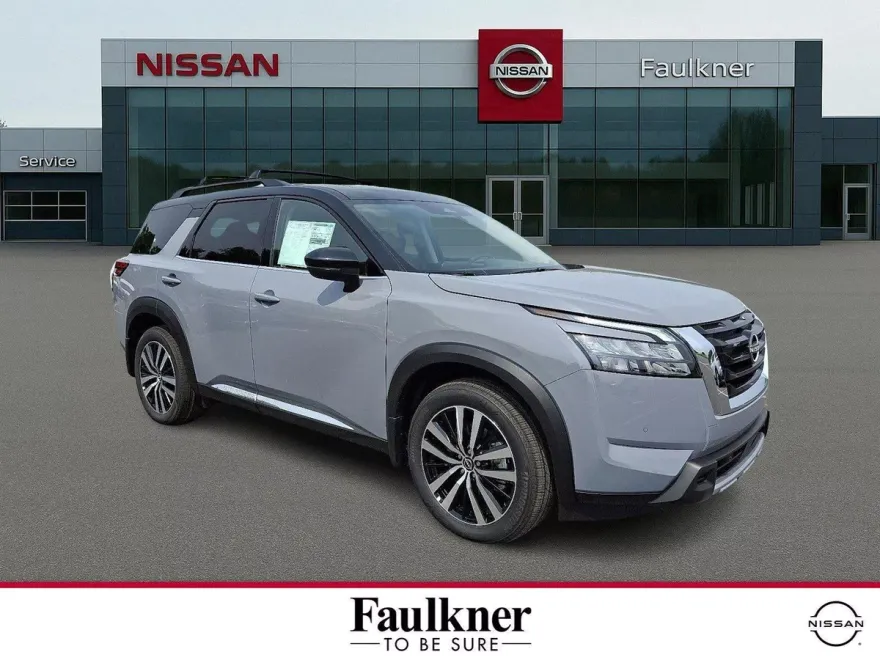2025 Nissan Pathfinder Platinum photo 1
