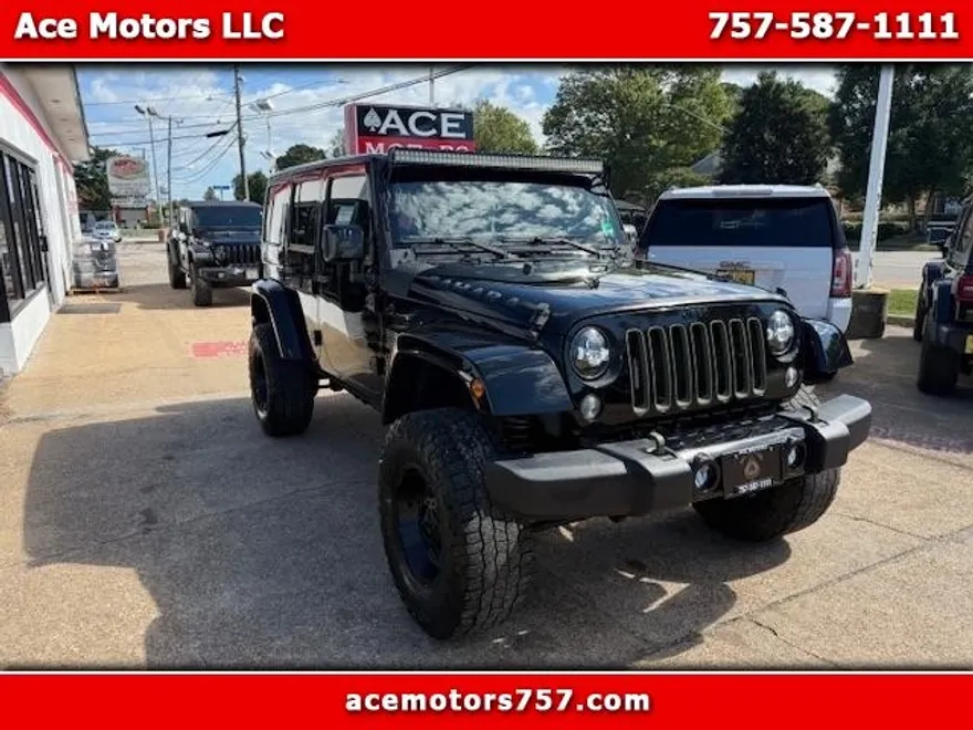 2017 Jeep Wrangler Unlimited Sahara photo 1