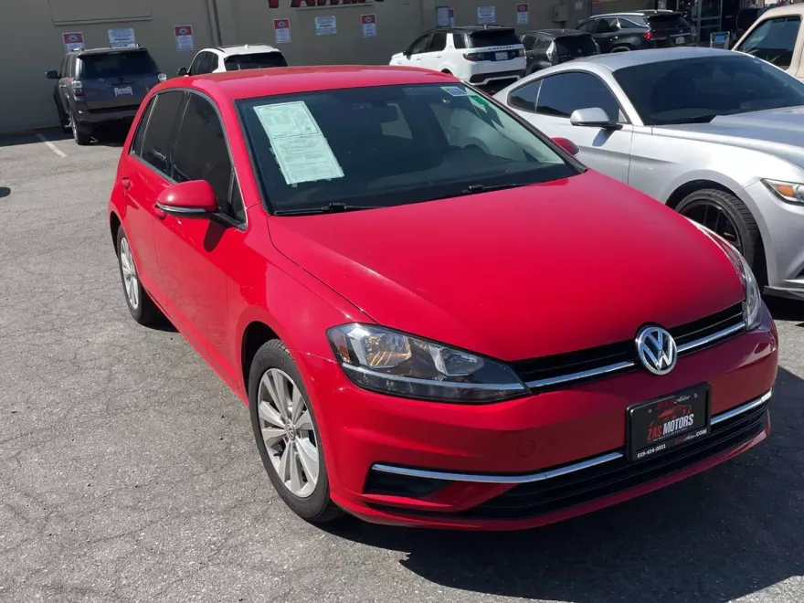 2018 Volkswagen Golf S photo 1