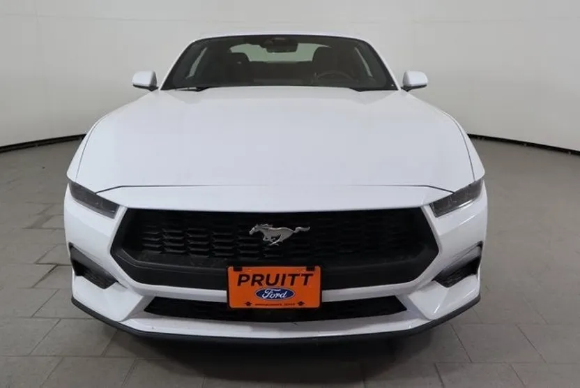 2025 Ford Mustang EcoBoost photo 1
