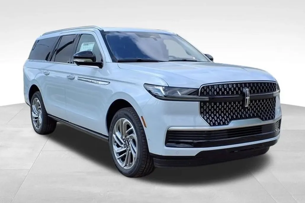 2025 Lincoln Navigator L Reserve photo 1