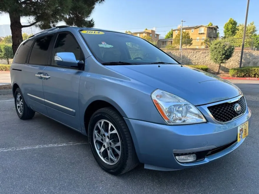 2014 Kia Sedona EX photo 1