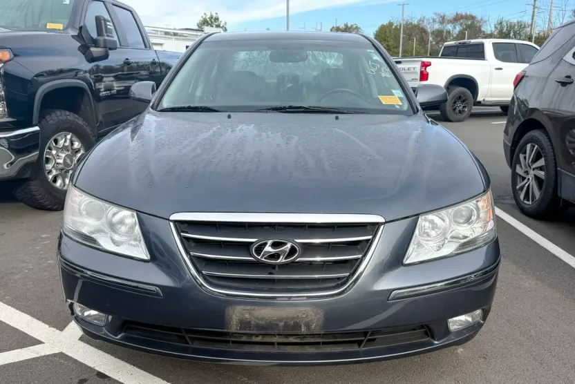 2010 Hyundai Sonata Limited photo 1