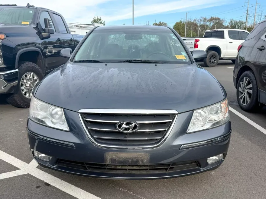 2010 Hyundai Sonata Limited photo 1