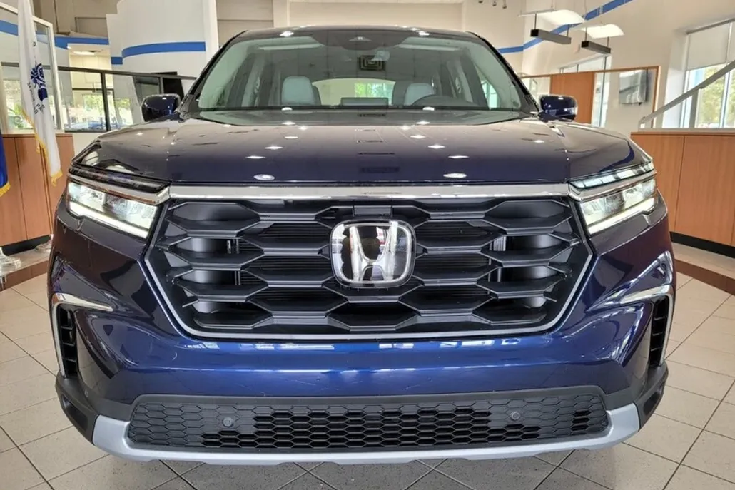2025 Honda Pilot EX-L photo 1
